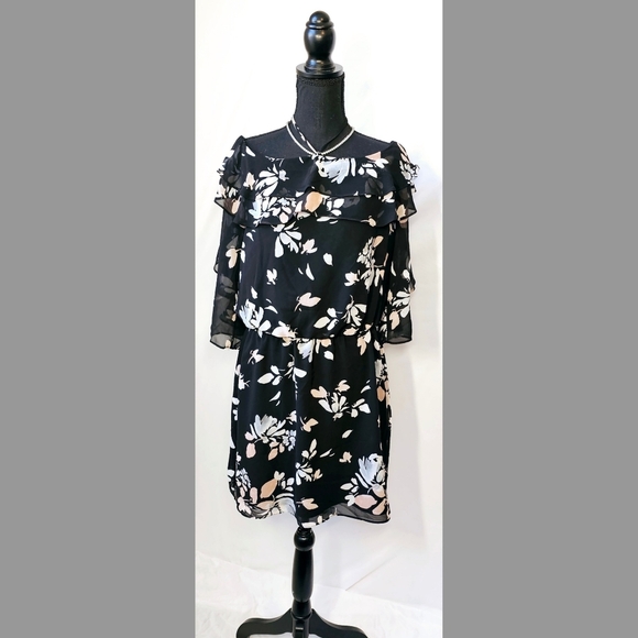 White House Black Market Dresses & Skirts - Sz 12 Black Floral White House Black Market Dress